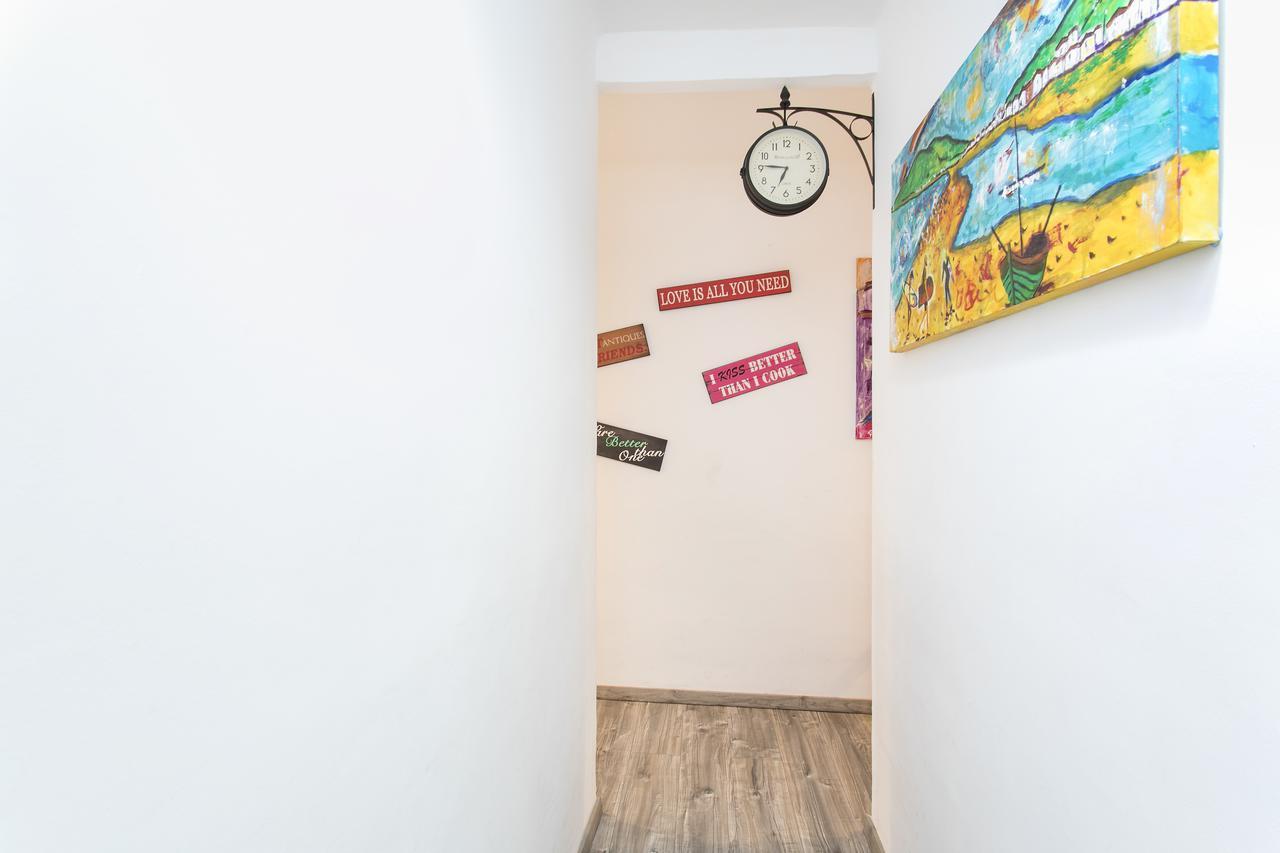 Apartamento Baba L'Hospitalet de Llobregat Exterior foto
